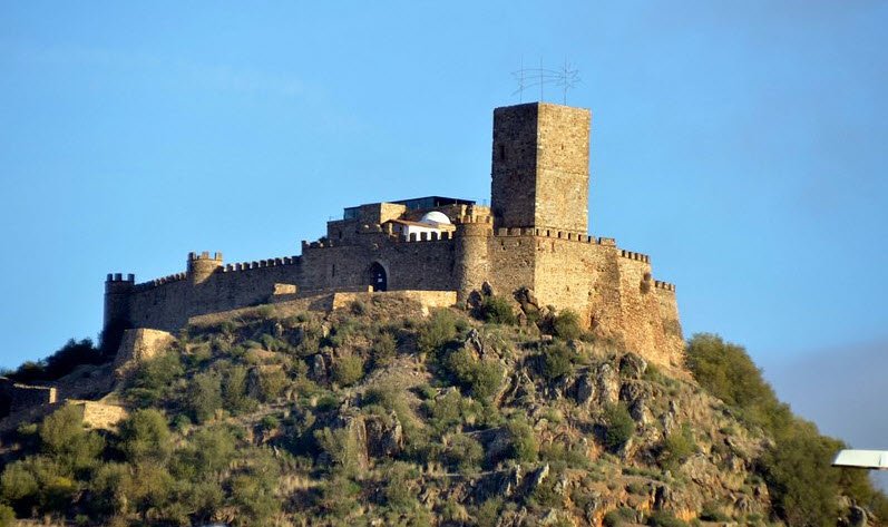 Castelo Ramiro ou Castelo de Miraflor, Spain